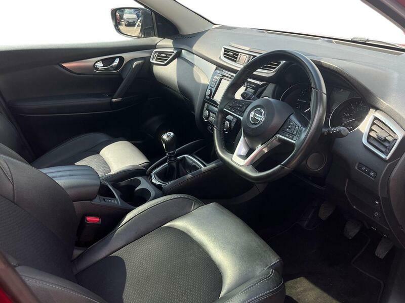 Nissan Qashqai 1.2 Dig-t Tekna Euro 6 Ss DV18MUB Red #3