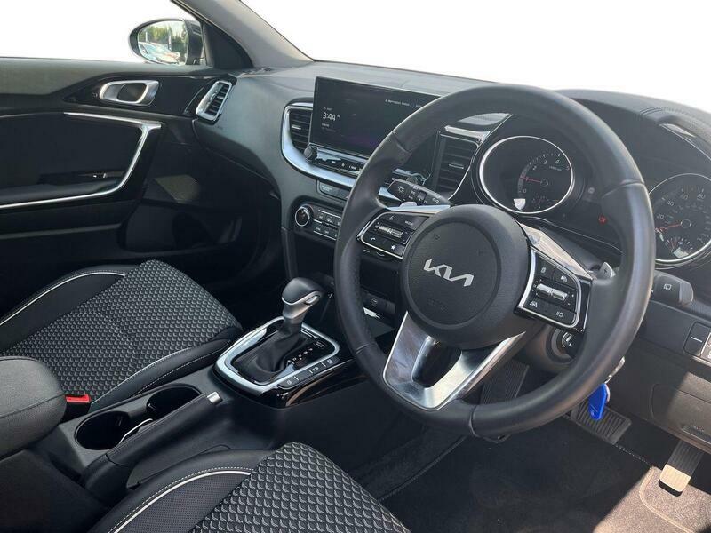 Kia Xceed 1.0 T-gdi Mhev Pure Dct Euro 6 Ss Black #3