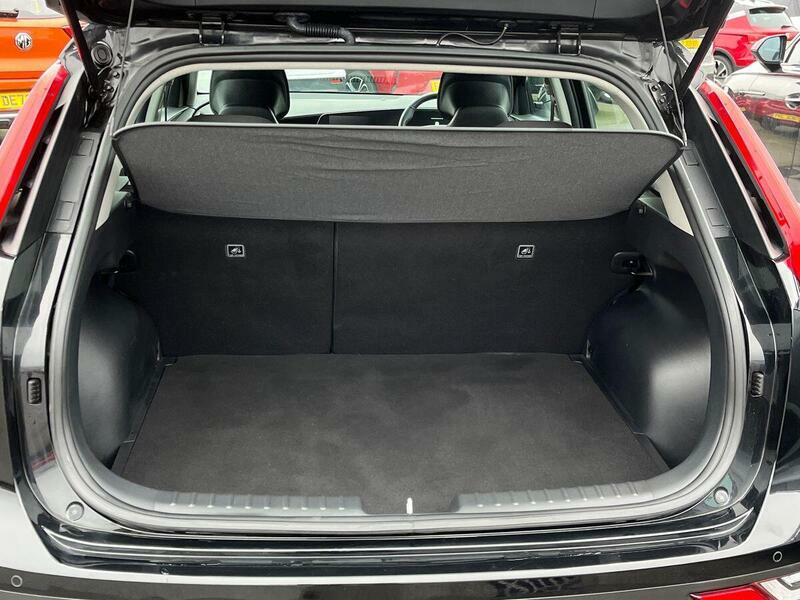 Kia Niro 3 Hev S-a White #30