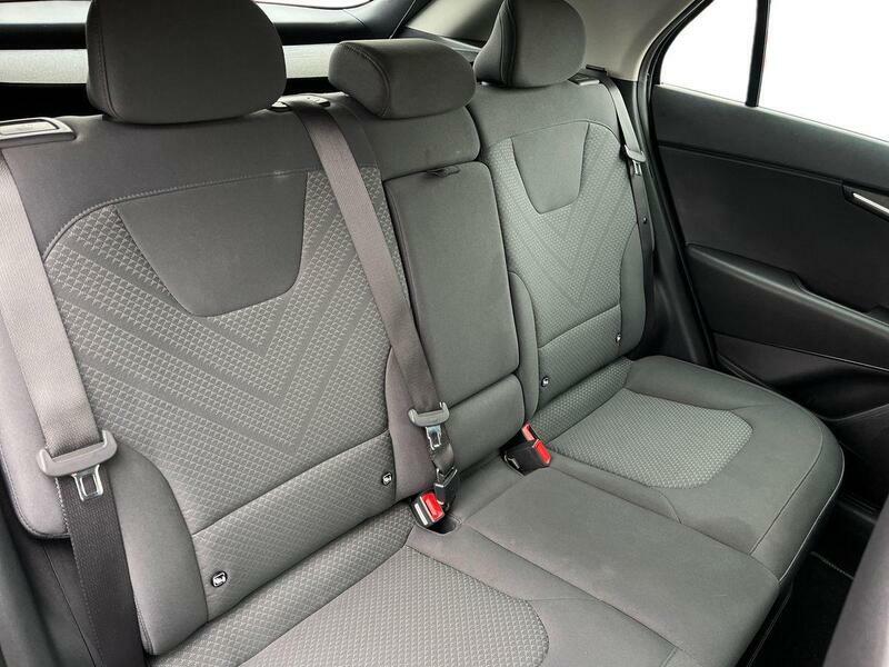 Kia Niro 3 Hev S-a White #10