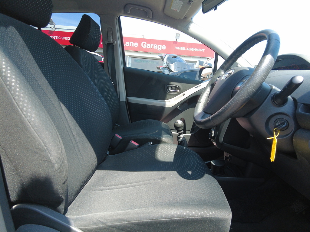 Toyota Yaris 1.0 Vvt-i T2 Euro 4 Silver #48