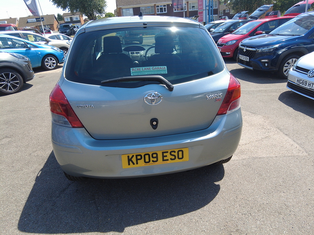 Toyota Yaris Dual Vvt-i Sr Silver #4