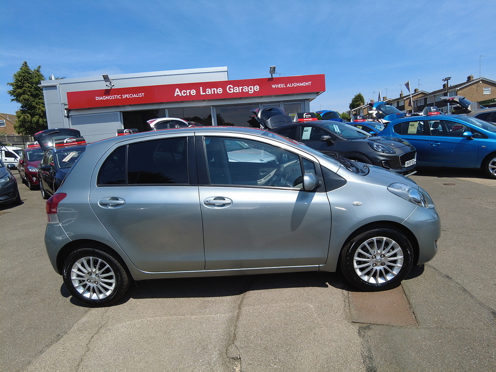 Toyota Yaris Dual Vvt-i Sr Silver #2