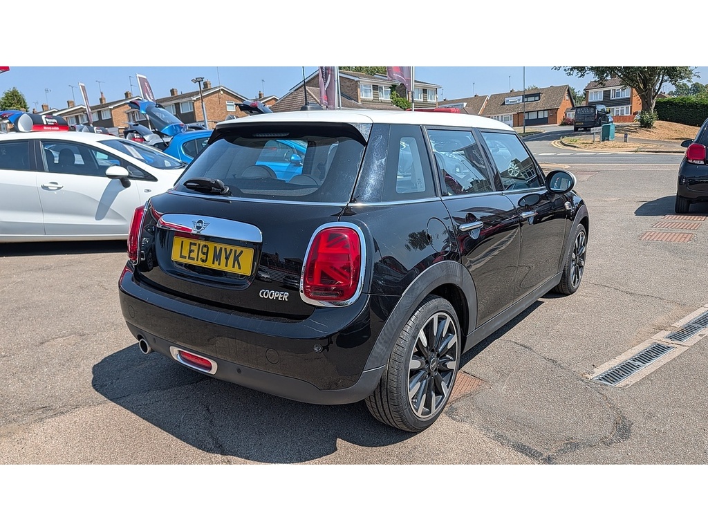 Mini Hatch Cooper Exclusive LE19MYK Black #3