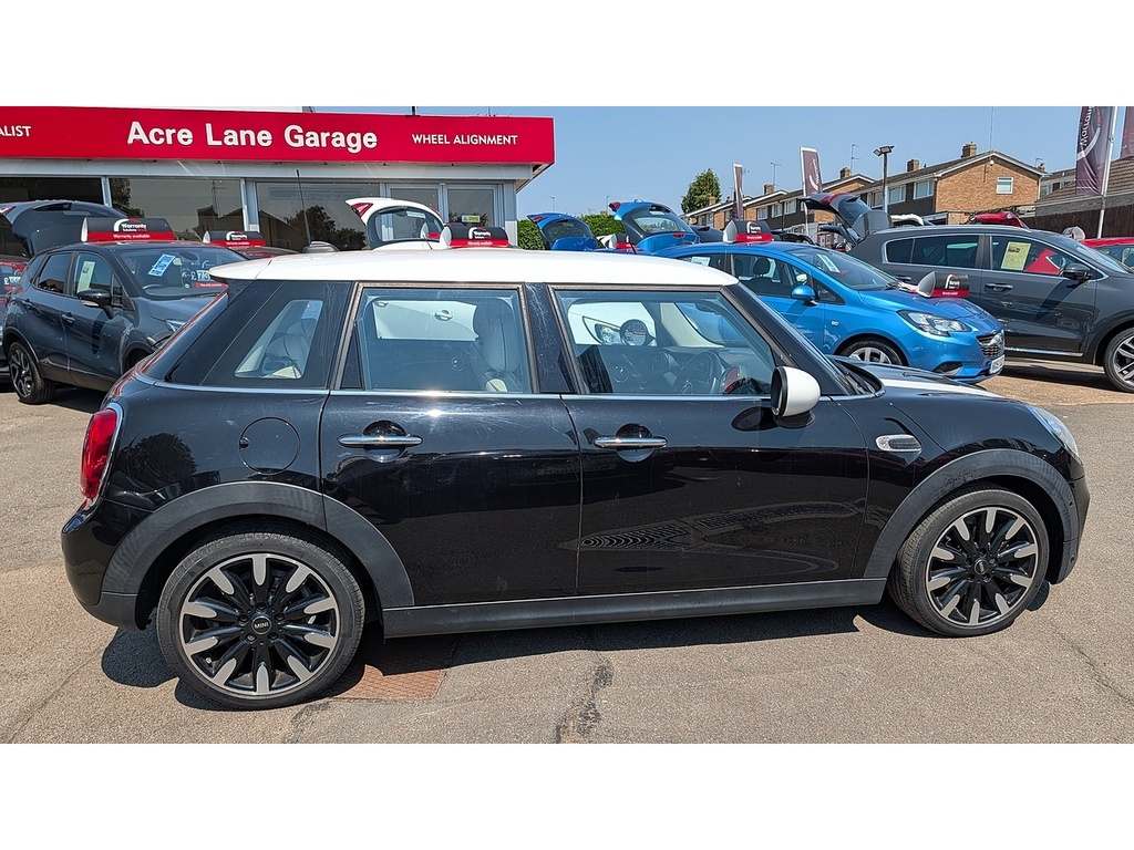 Mini Hatch Cooper Exclusive LE19MYK Black #2