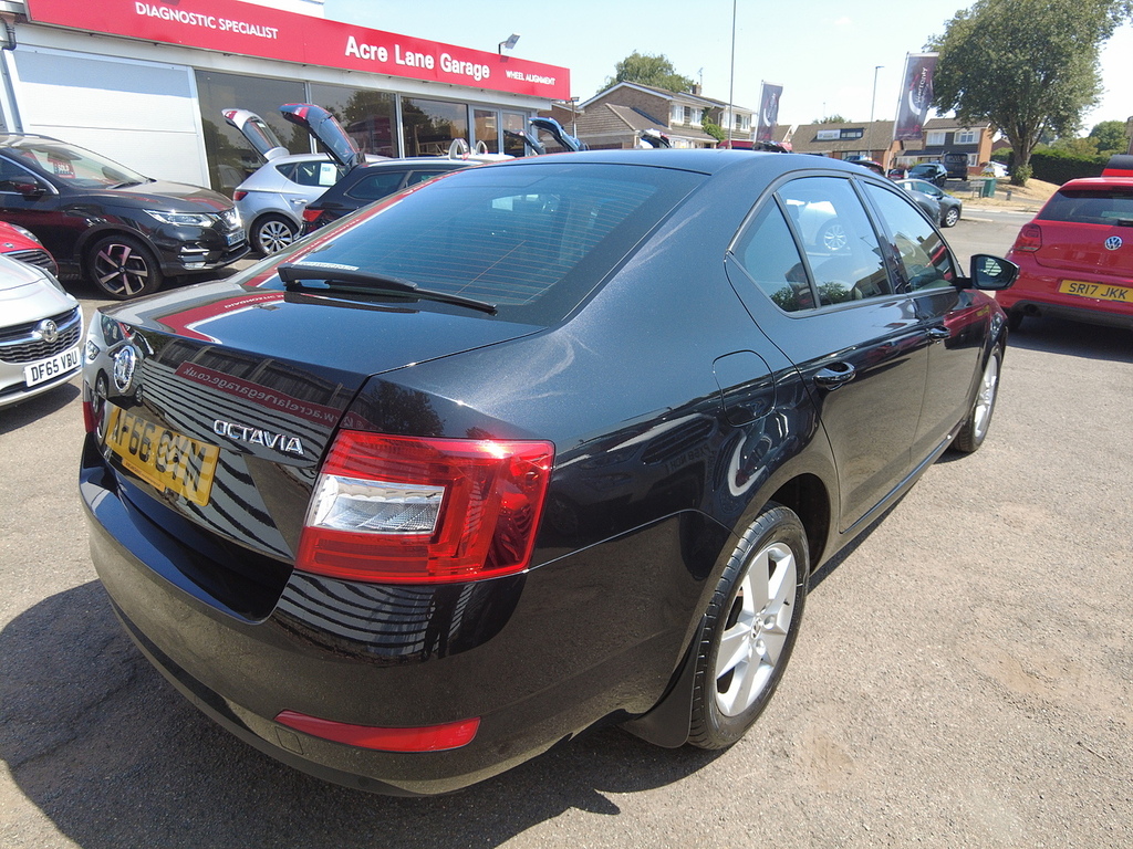 Skoda Octavia Tsi Se Black #3