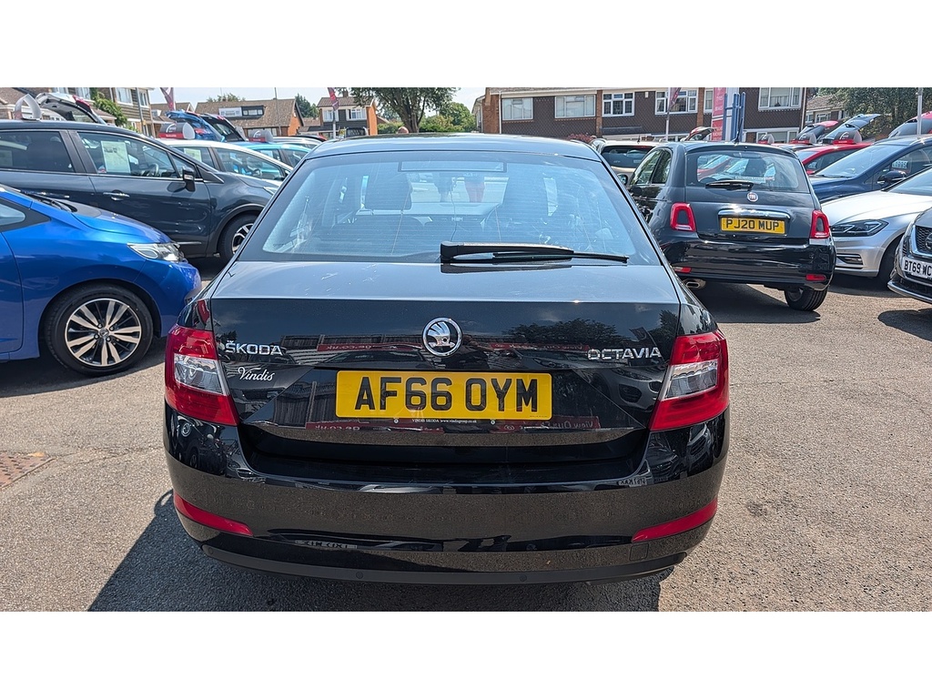 Skoda Octavia Tsi Se Black #4