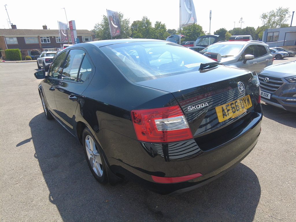 Skoda Octavia Tsi Se Black #5