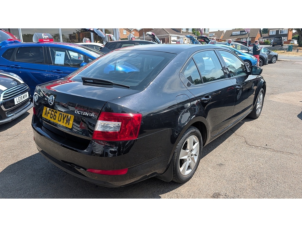 Skoda Octavia Tsi Se Black #3