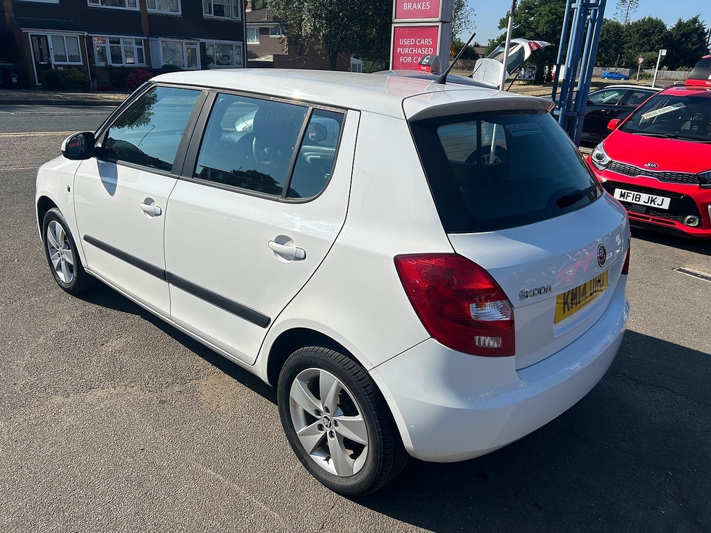 Skoda Fabia Se White #5