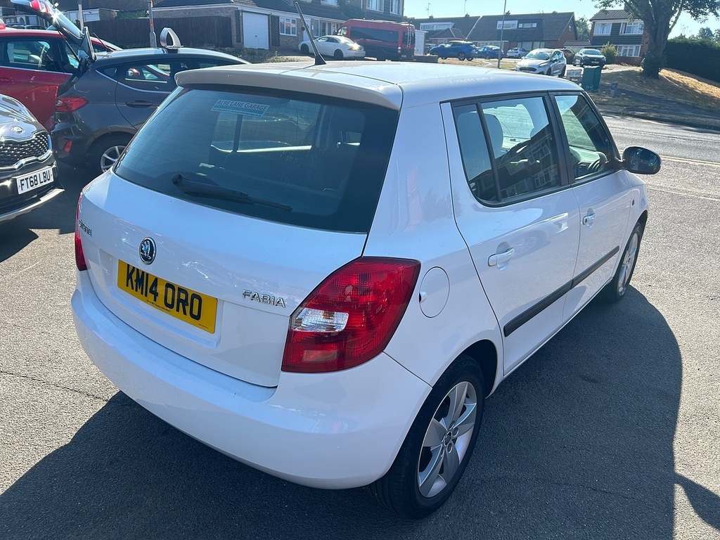 Skoda Fabia Se White #3