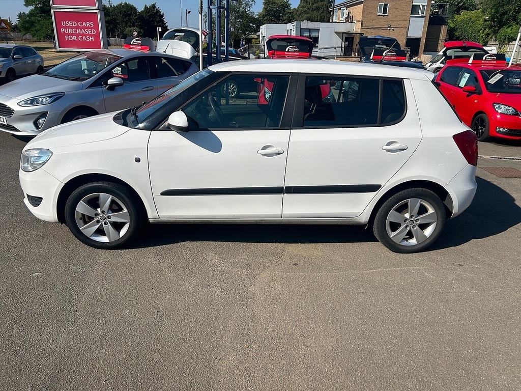 Skoda Fabia Se White #6