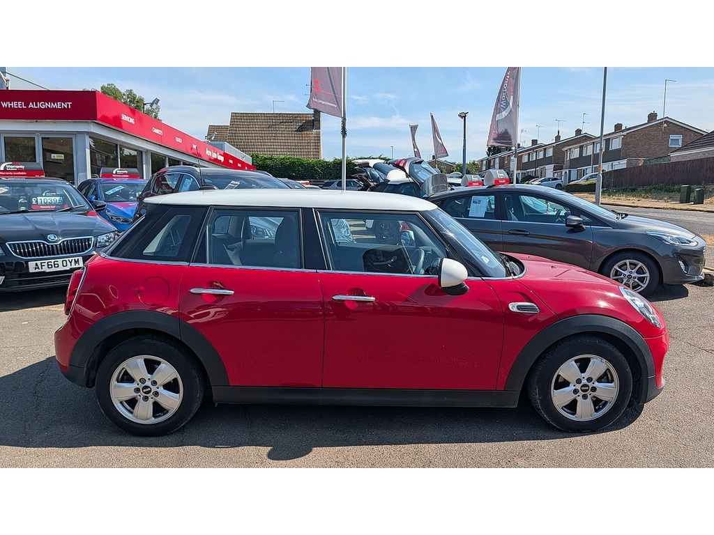 Mini Hatch Cooper Classic GX68OLO Red #2