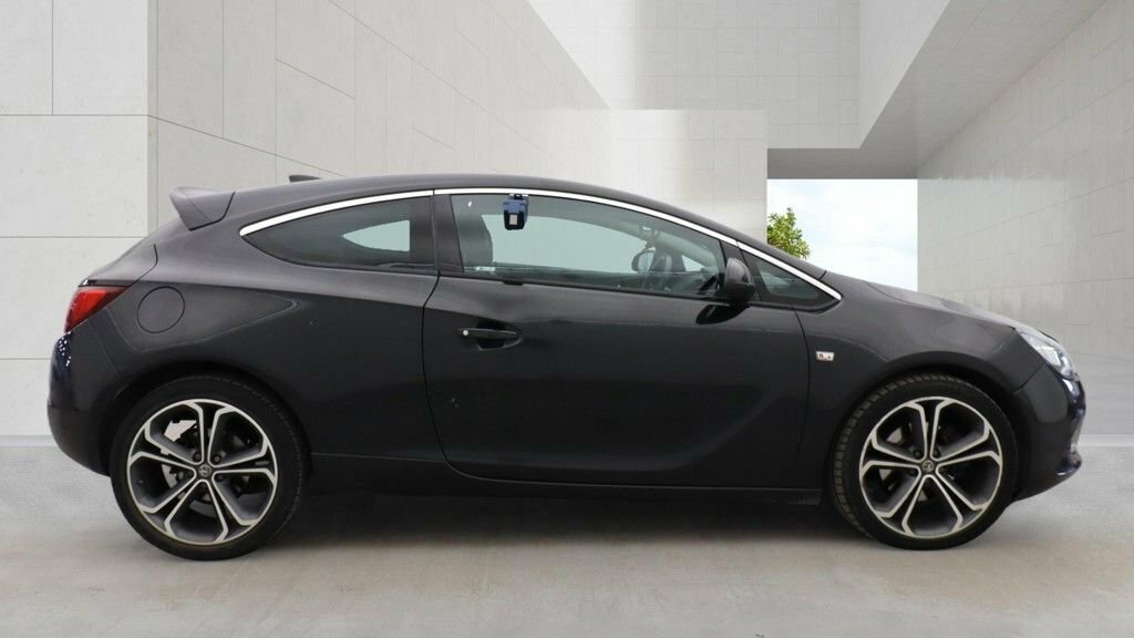 Vauxhall Astra GTC 1.4L Limited Edition Black #5