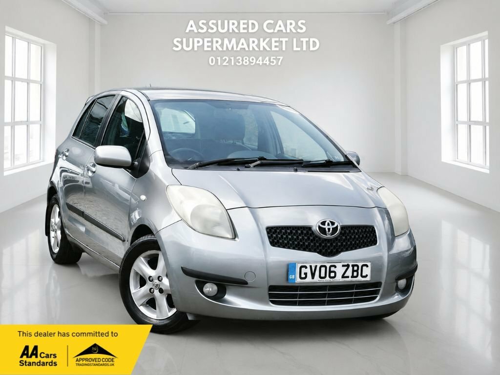 Toyota Yaris 1.3 Vvt-i T3 Silver #1