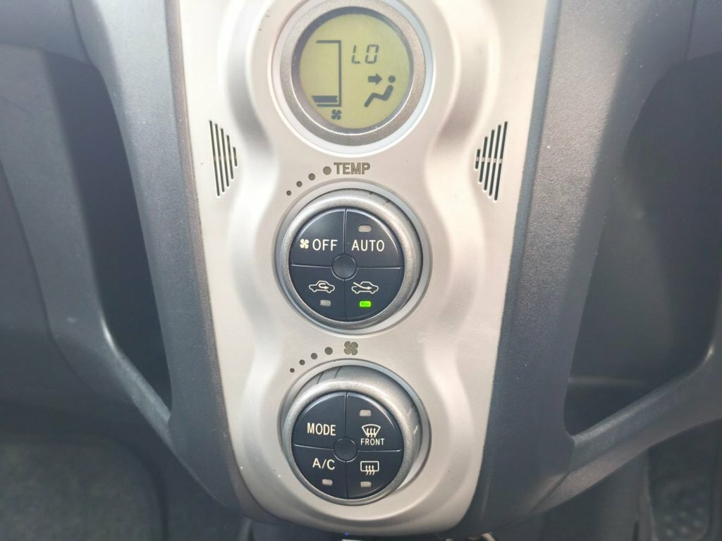Toyota Yaris 1.3 Vvt-i T3 Silver #19