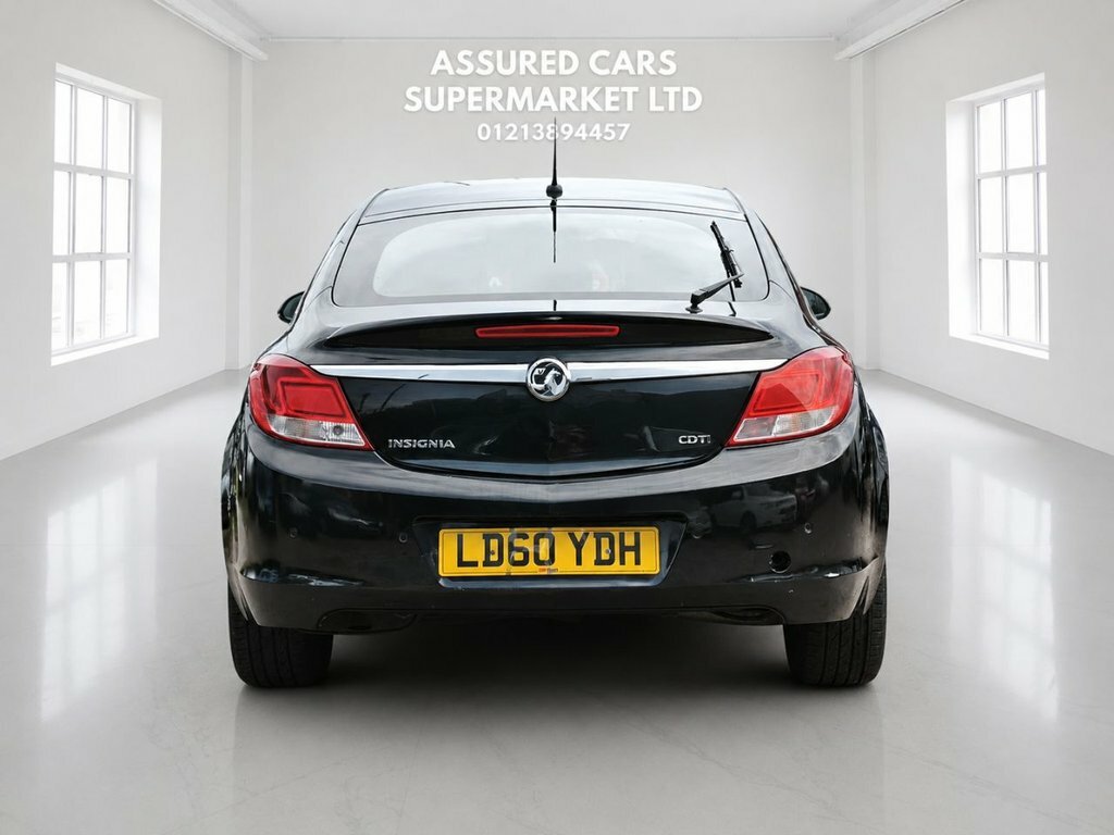 Vauxhall Insignia 2L Exclusiv Black #4