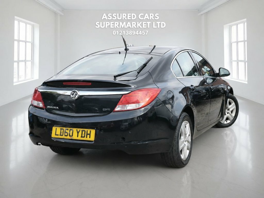 Vauxhall Insignia 2L Exclusiv Black #6