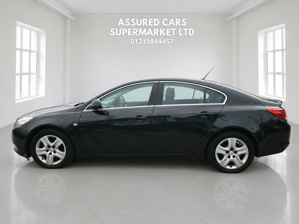 Vauxhall Insignia 2L Exclusiv Black #3