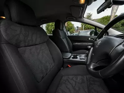 Peugeot 3008 Hybrid4 Allure Black #19