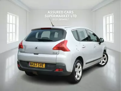 Peugeot 3008 Hybrid4 Allure Black #10