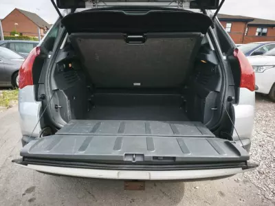 Peugeot 3008 Hybrid4 Allure Black #15