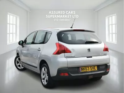Peugeot 3008 Hybrid4 Allure Black #9