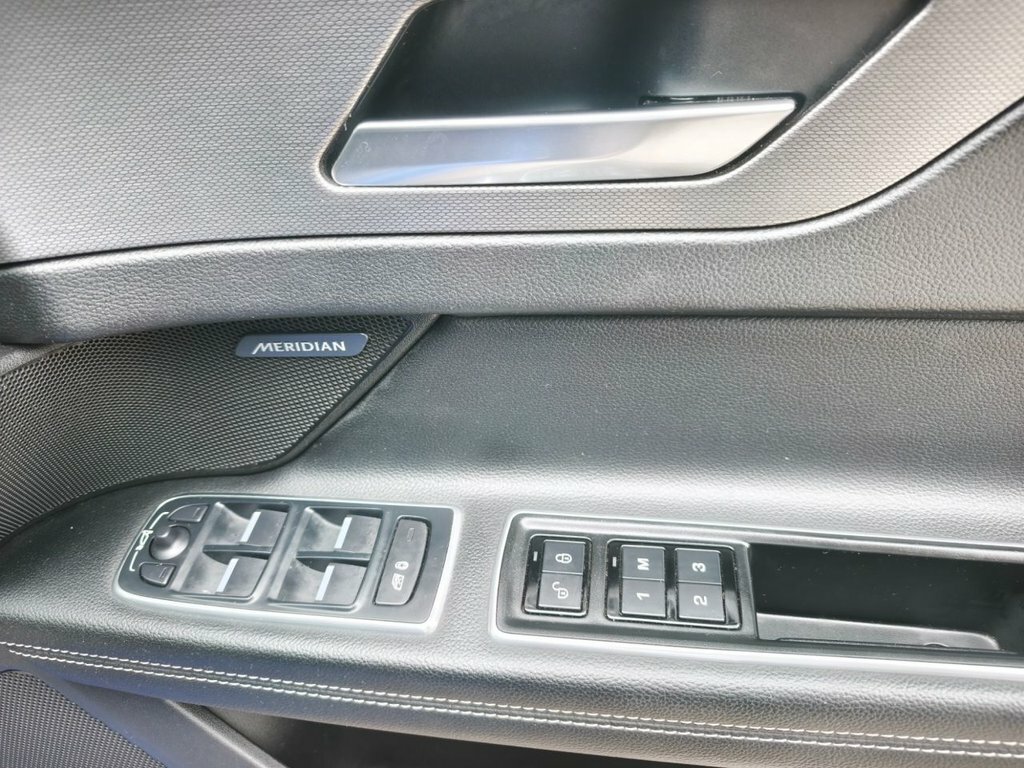 Jaguar XF Black #21