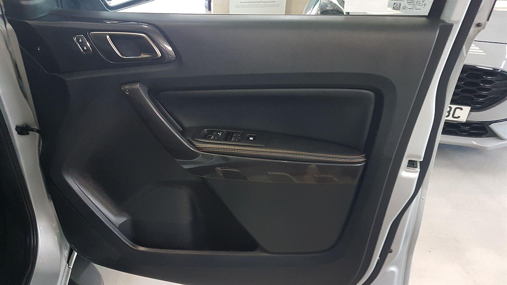 Ford Ranger Pick Up Double Cab Wildtrak 2.0 Ecoblue 213 P White #31