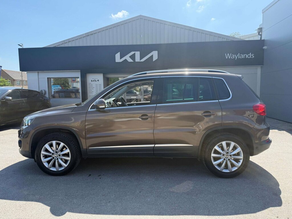 Volkswagen Tiguan 2.0 Tdi Bluemotion Tech Match Suv Dsg 4 Brown #3