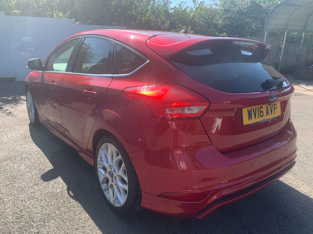 Ford Focus 1.5T Ecoboost Zetec S Hatchback Red #4