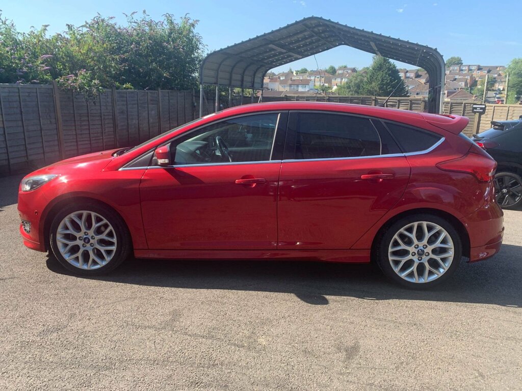 Ford Focus 1.5T Ecoboost Zetec S Hatchback Red #3