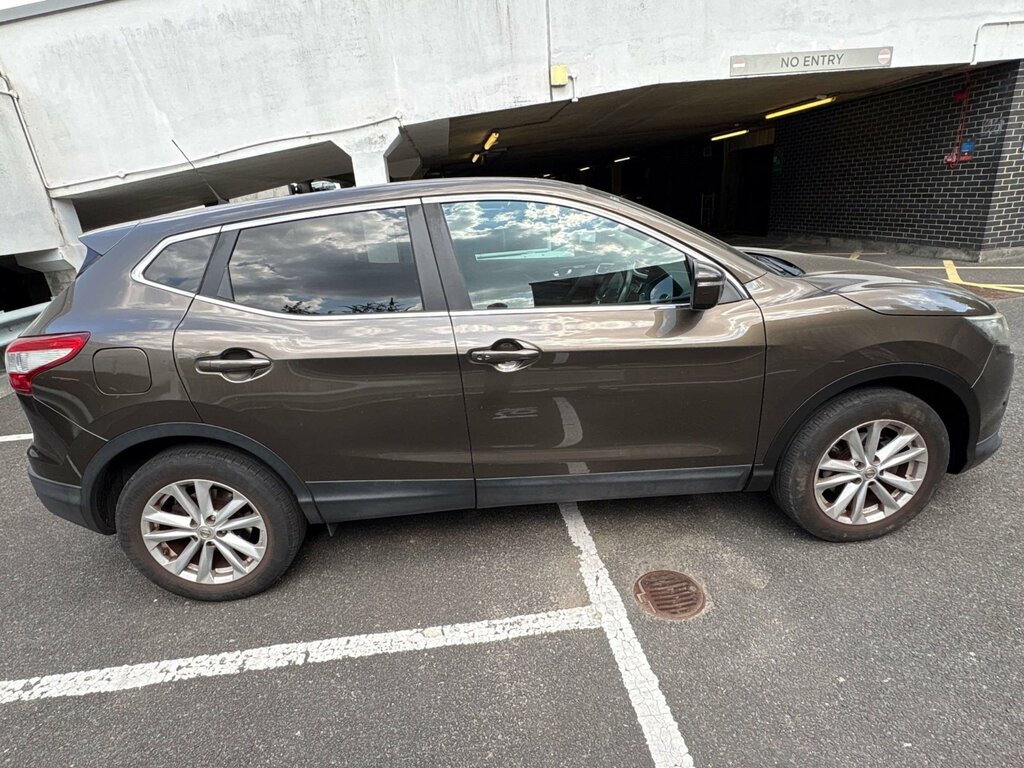 Nissan Qashqai 1.2 Dig-t Acenta Premium Suv 2Wd Beige #6