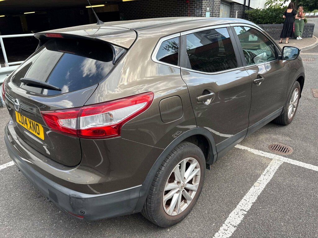 Nissan Qashqai 1.2 Dig-t Acenta Premium Suv 2Wd Beige #5