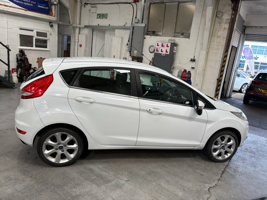 Ford Fiesta Hatchback FE12RXC White #6