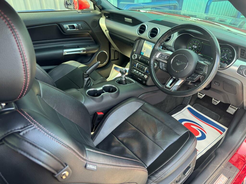 Ford Mustang Gt Red