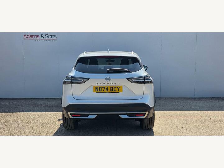 Nissan Qashqai 1.3 Dig-t Mhev N-connecta Euro 6 Ss White #4