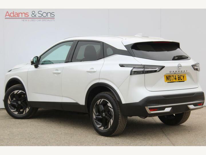 Nissan Qashqai 1.3 Dig-t Mhev N-connecta Euro 6 Ss White