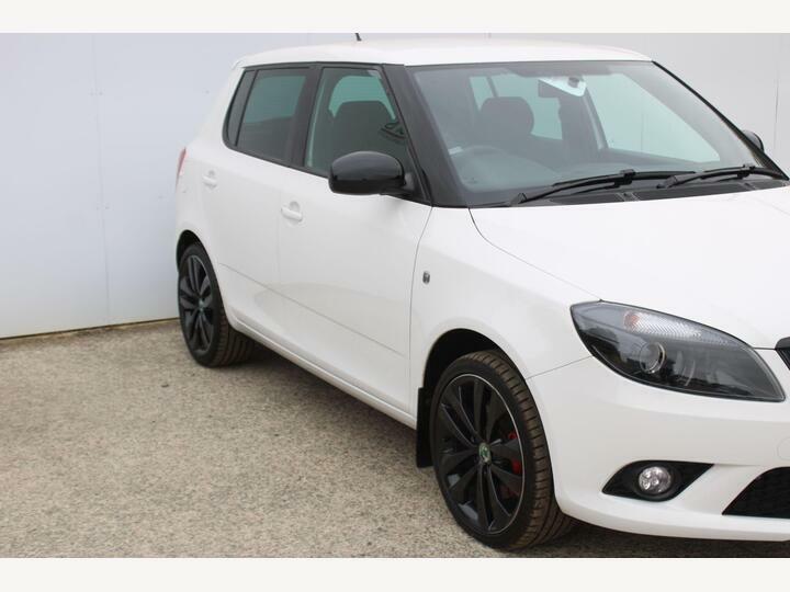 Skoda Fabia 1.4 Tsi Vrs S2000 Dsg Euro 5 White #2