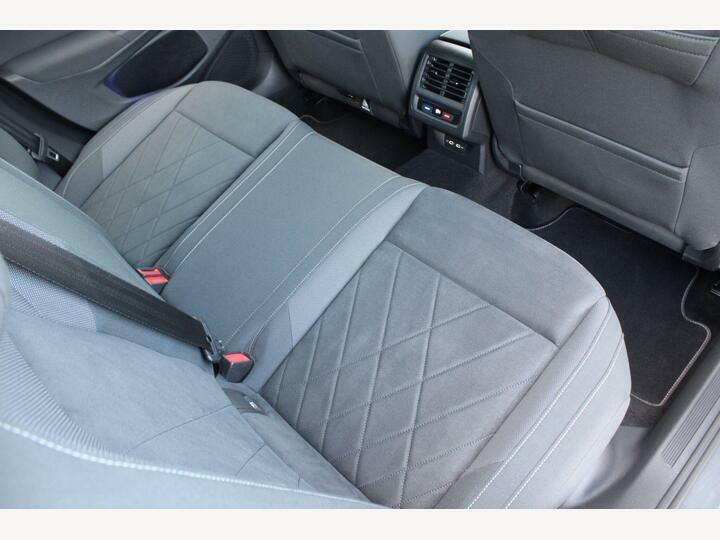 Volkswagen Golf 1.5 Tsi 150 Style White #24