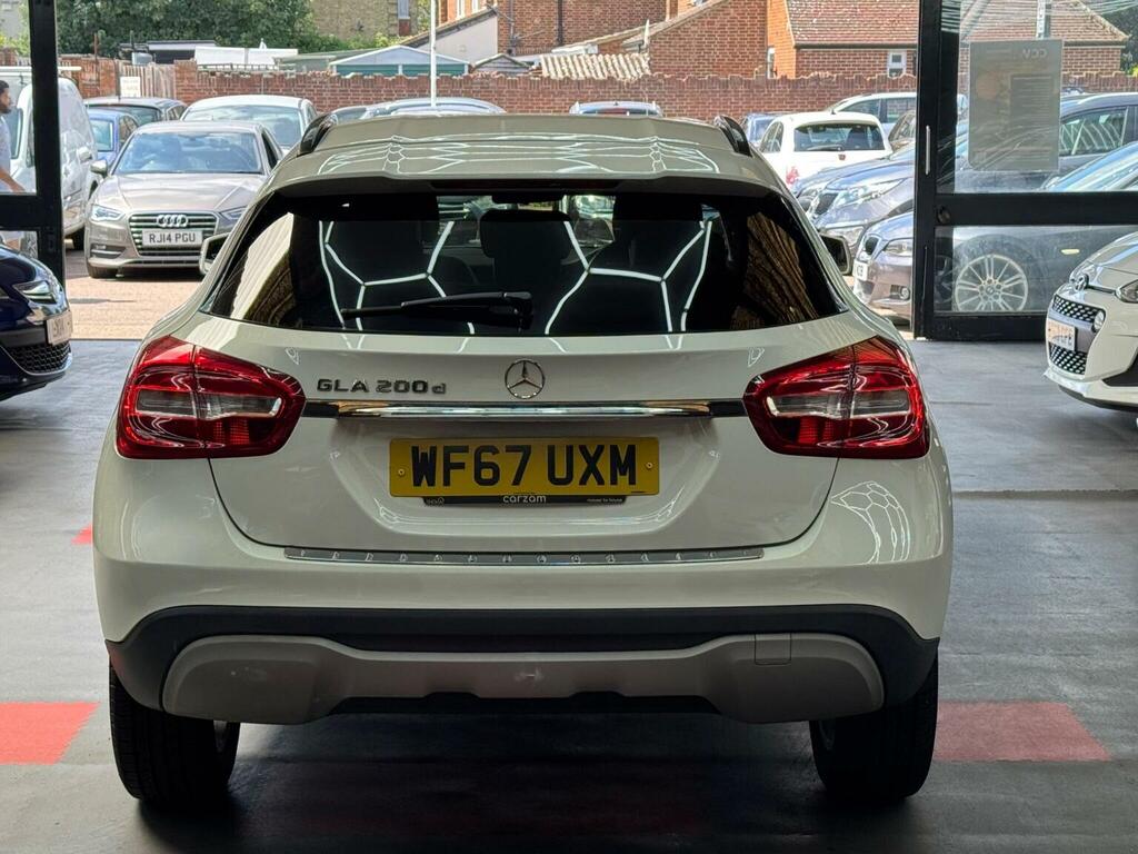 Mercedes-Benz GLA Class Suv 2.1 Gla200d Se Euro 6 Ss 201767 WF67UXM White #6