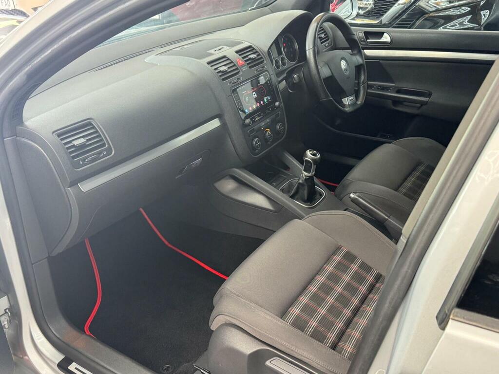 Volkswagen Golf Hatchback 2.0 Red #10