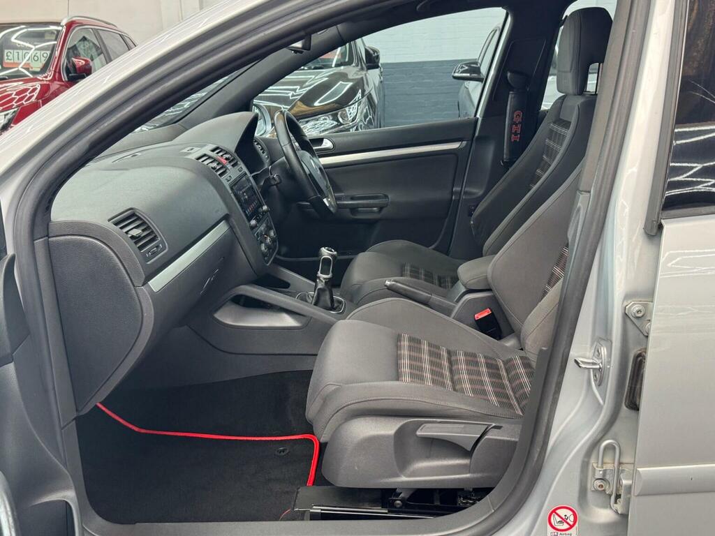 Volkswagen Golf Hatchback 2.0 Red #9
