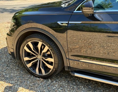 Volkswagen Tiguan R-line Tech Tsi GJ20ZFP Black #3