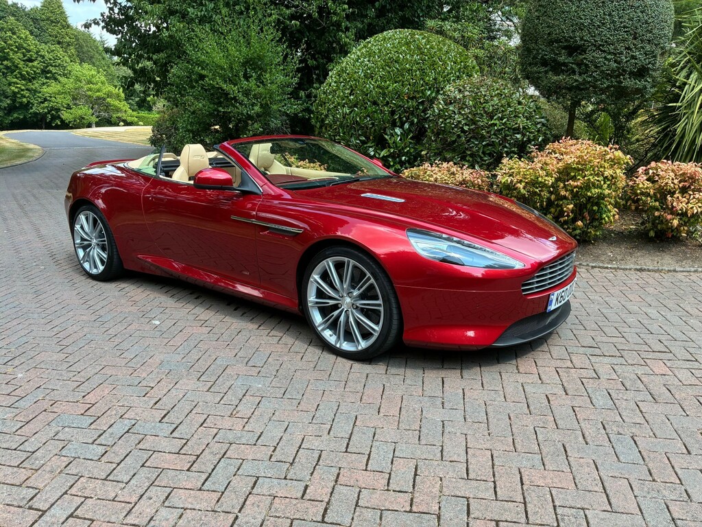 Aston Martin DB9 6.0 V12 Red