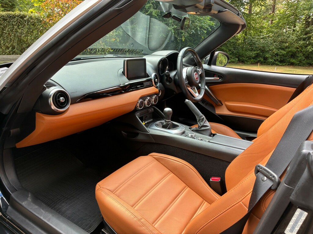 Fiat 124 Spider 1.4 Multiair Turbo 140Hp Lusso Black #6
