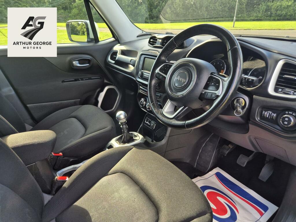 Jeep Renegade Longitude White #4