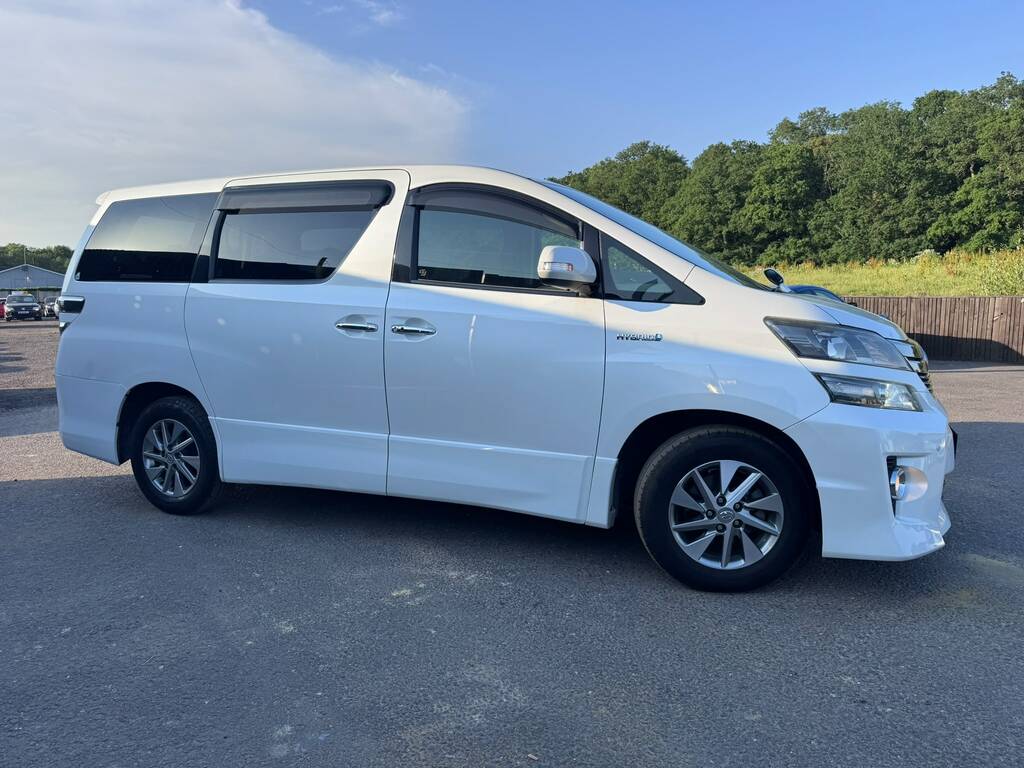 Toyota Vellfire Mpv White #4