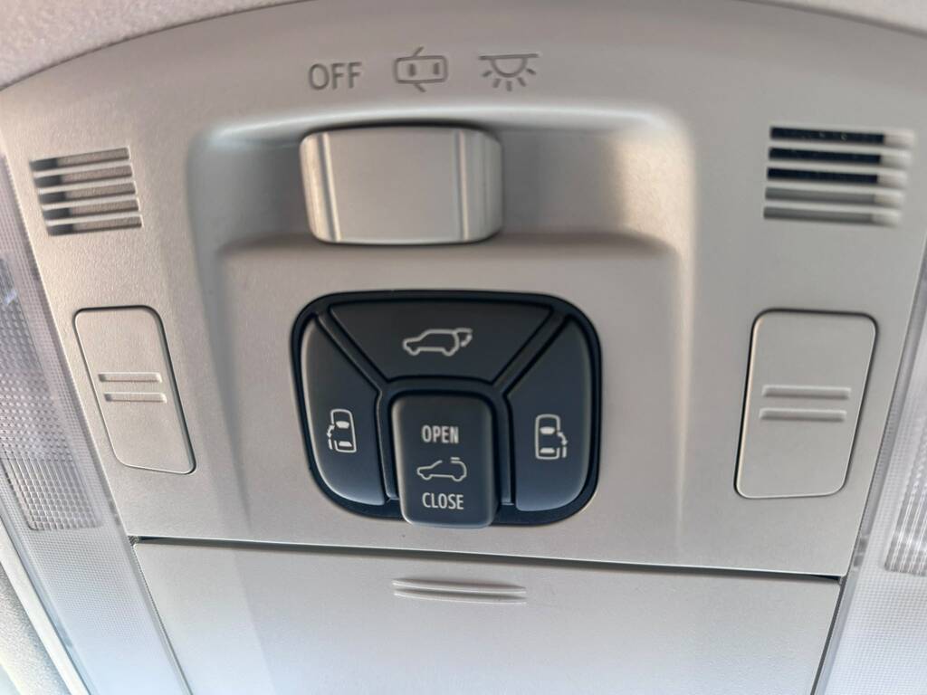Toyota Vellfire 2.4 Hybrid Vvti 7 Seat - Aeras X White #21