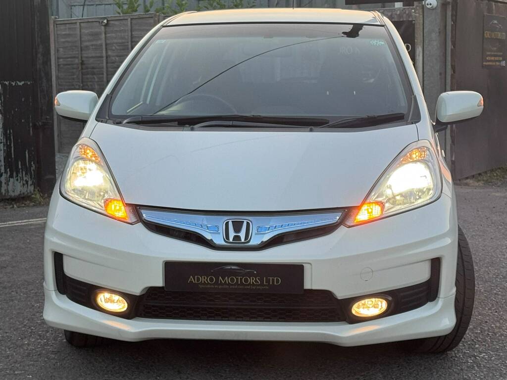 Honda Fit Hatchback White #2